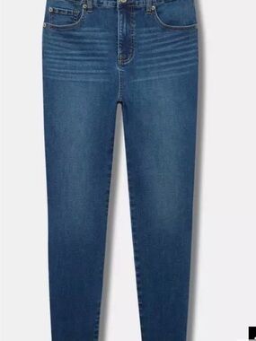 Classic High-Rise Skinny Jeans in Blue